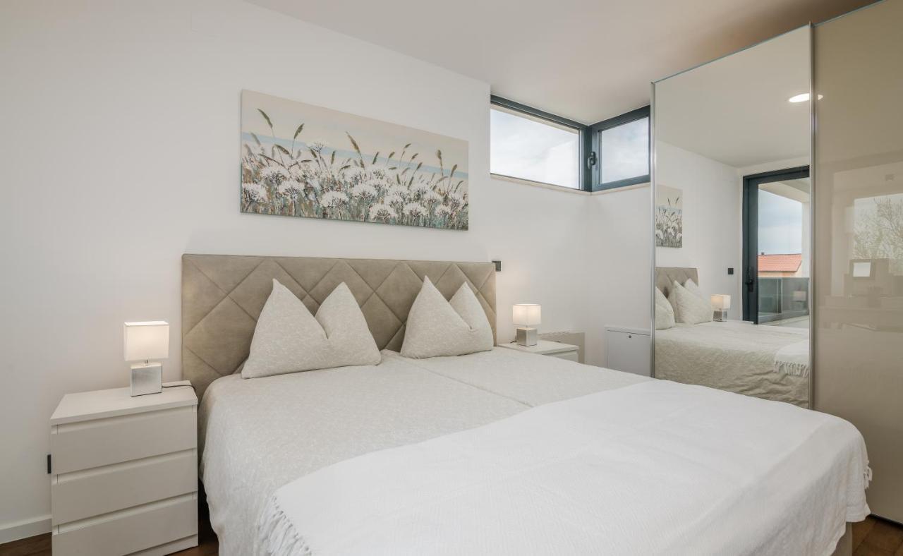Luxury Villa Weiss - Malinska - Heated Pool - Central Floor Heating In Winter מראה חיצוני תמונה
