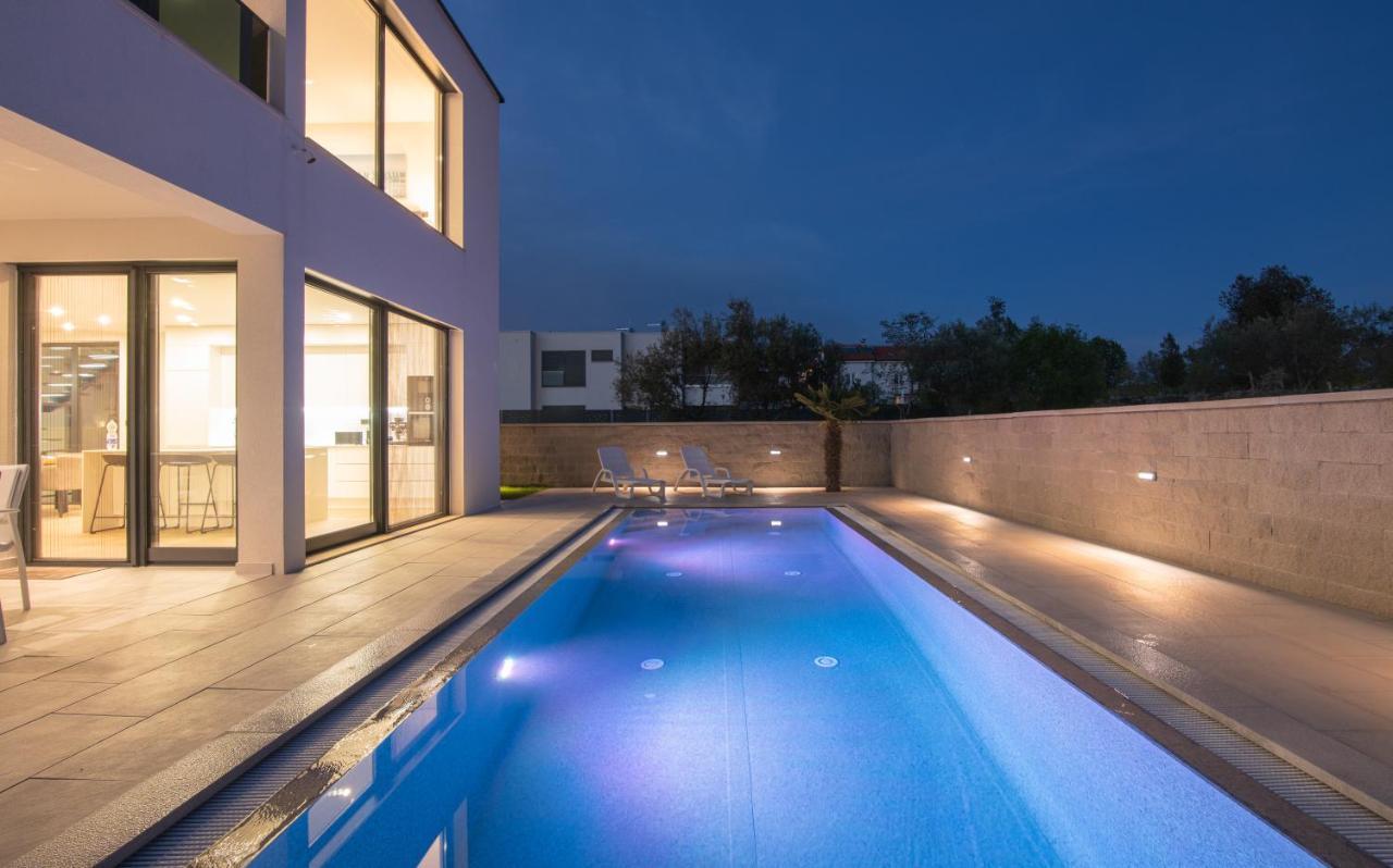 Luxury Villa Weiss - Malinska - Heated Pool - Central Floor Heating In Winter מראה חיצוני תמונה